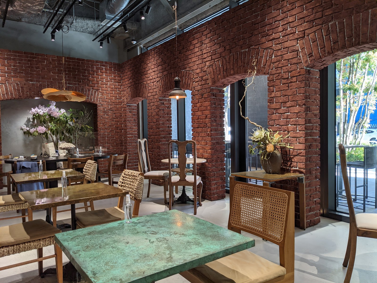 POINT ET LIGNE 神田スクエア店