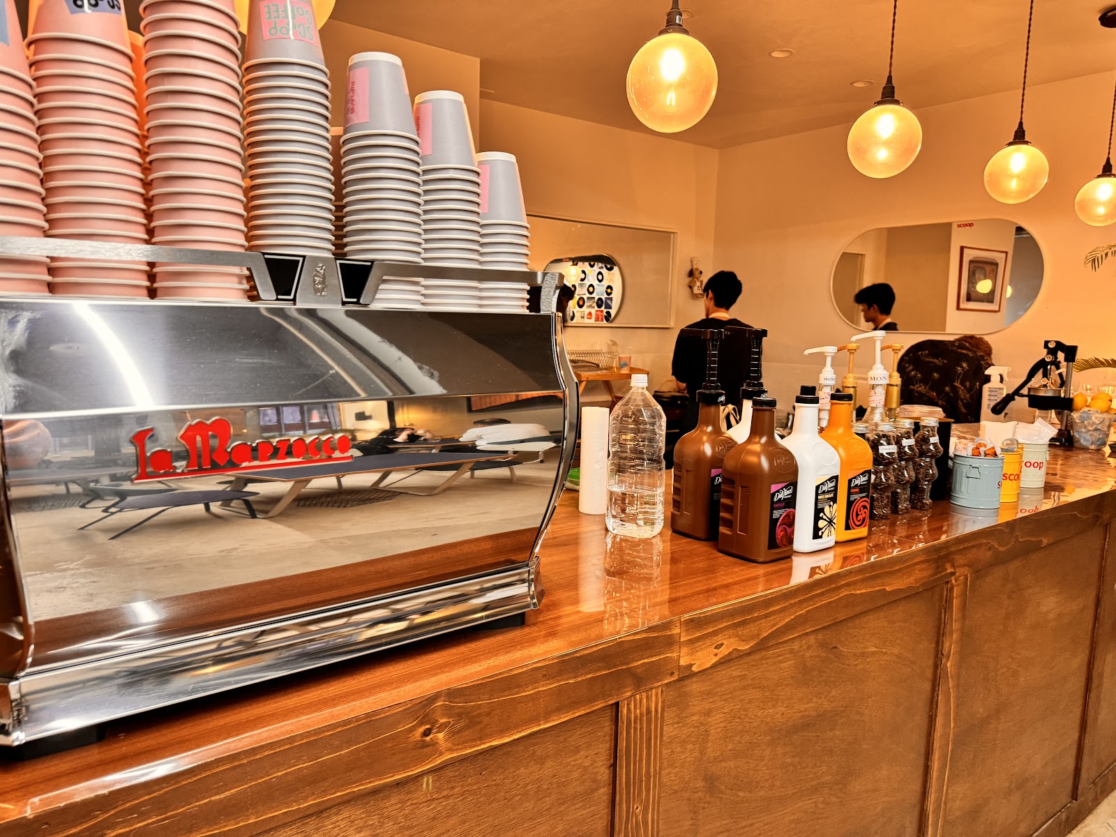 scoop coffee