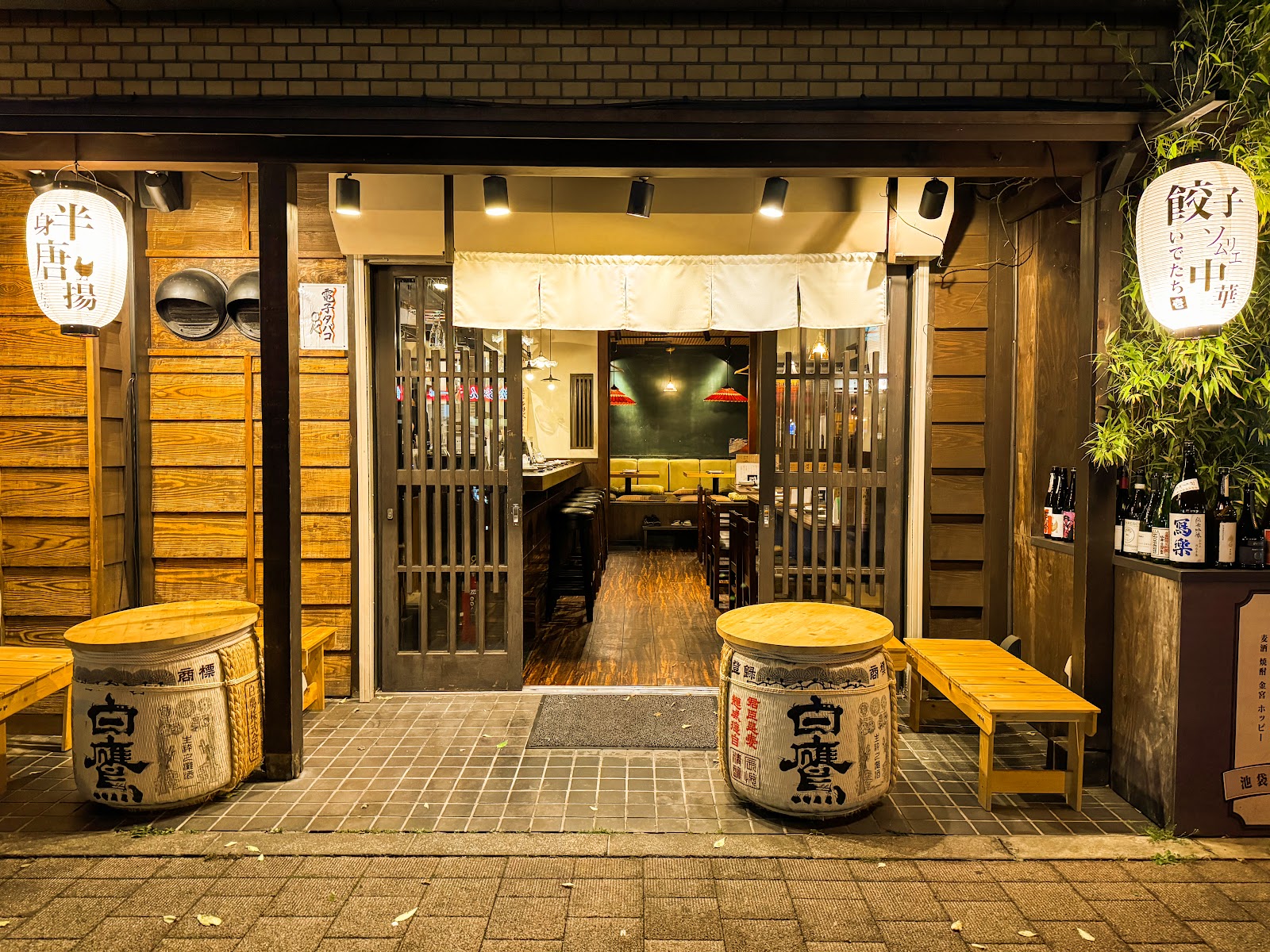 いでたち、ほたる。池袋店