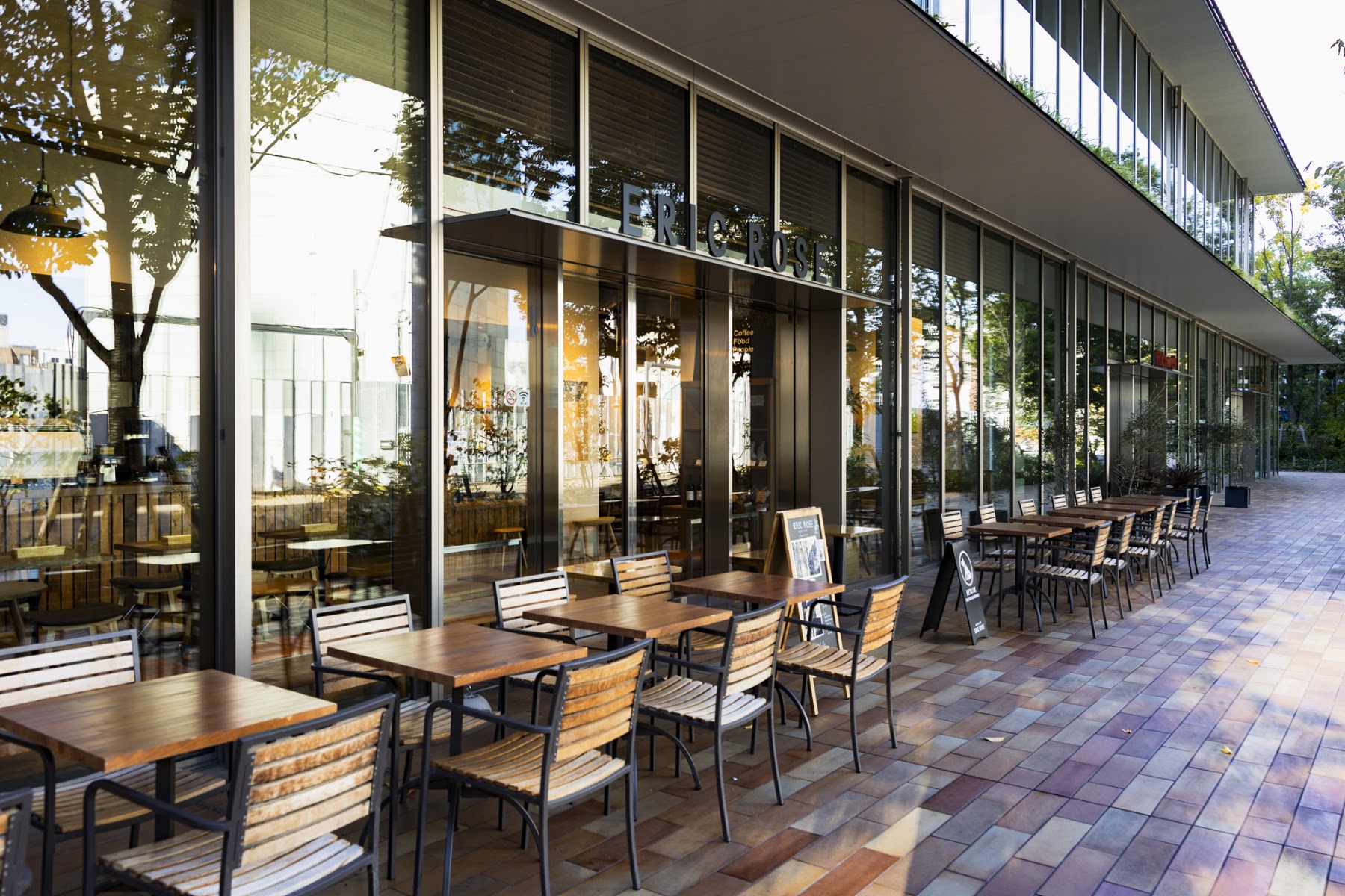 Eric Rose Cafe Tokyo